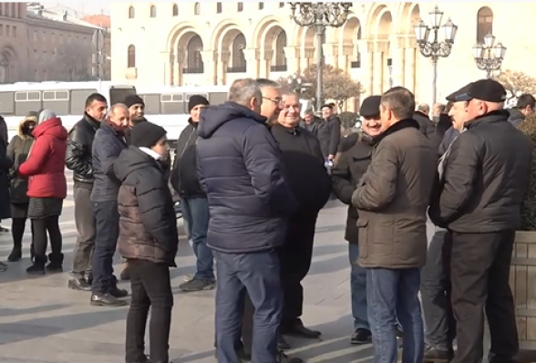 Акция протеста вынужденных переселенцев из Арцаха (прямой эфир)